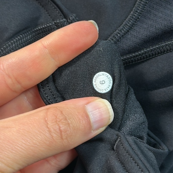 Lululemon Sheer Will High-Rise Short 10" *Pulse Black - Picture 7 of 8